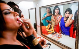 'Cuộc đời vô hình' đầy khổ đau của những người liên giới tính ở Ấn Độ