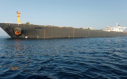 Mỹ đòi bắt giữ, tàu dầu Iran vẫn ung dung rời Gibraltar