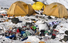 Dân leo núi Everest bị cấm mang theo đồ nhựa