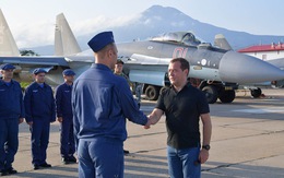 Thủ tướng Nga thăm đảo tranh chấp với Nhật ở Thái Bình Dương