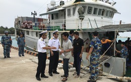 Hải quân cứu 46 ngư dân mắc cạn ở vùng biển Trường Sa