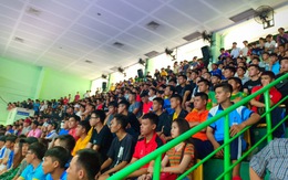 Cả ngàn khán giả xem trận đấu futsal giữa Thái Sơn Nam và Sahako