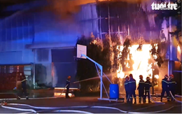 Video: Xuyên đêm chữa cháy ở nhà máy sản xuất mút xốp