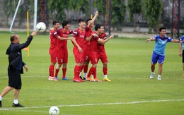 'Cựu binh' Bangkok tại AFF Cup 2008 gửi 'đàn em': Hãy thoải mái vào trận