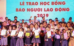 121 suất học bổng cho con em công nhân khó khăn