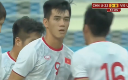 Cầu thủ Trung Quốc 'chóng mặt' 13 đường chuyền phối hợp của U22 Việt Nam