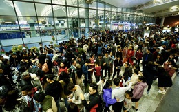 Sân bay Nội Bài hạn chế người đưa tiễn giờ cao điểm để tránh ùn tắc