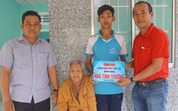 Công đoàn báo Tuổi Trẻ trao căn nhà 'mùa xuân' cho cụ bà ở Kiên Giang