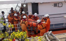 Ra khơi cứu thuyền viên Thái Lan gặp nạn ngay mùng 1 tết