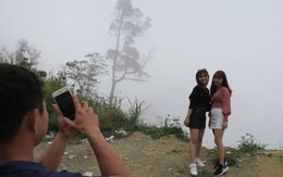 'Checkin' nơi nguy hiểm: đỉnh đèo Khánh Lê