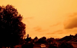 Khói bụi cháy rừng ở Úc nhuộm cam bầu trời thành phố của New Zealand