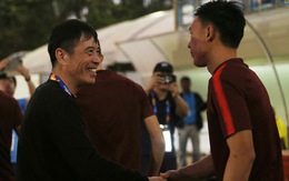 Chủ tịch bóng đá Trung Quốc ra sân động viên tuyển thủ trước ngày ra quân