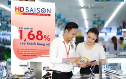 HD SAISON tặng quà khách hàng nữ nhân dịp 20-10