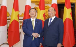 Thủ tướng Nguyễn Xuân Phúc tiếp đón Thủ tướng Suga Yoshihide