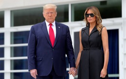Ông Trump và vợ mắc COVID-19, chứng khoán Mỹ lao dốc