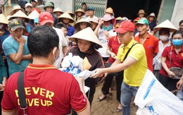 Nhiều tour thiện nguyện hướng về miền Trung dọn trường, công trình công cộng