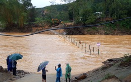Quảng Nam: Cầu tạm mới dựng lên đã bị vùi, nhiều tuyến đường tê liệt