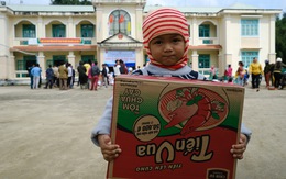 Quà cứu trợ từ Sài Gòn đến với người dân vùng biên giới Quảng Nam