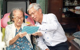 Lãnh đạo TP.HCM thăm gia đình cố giáo sư Trần Văn Giàu nhân 20-11