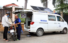 Ôtô ‘rađa’ cho sạc pin miễn phí kiêm xe cấp cứu cho người đi đường