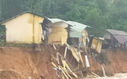 Sạt lở bờ sông, 14 ngôi nhà ở xã Trà Leng bị cuốn trôi