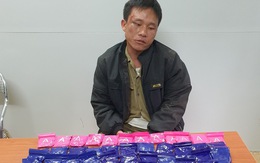 Bắt nghi phạm mang theo 60 túi chứa 12.000 viên hồng phiến