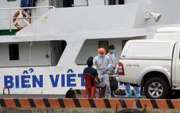 Đưa 11 thuyền viên tàu Xin Hong về bờ, còn 1 người Việt Nam mất tích
