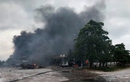 Xe chở pháo hoa bất ngờ phát nổ, 4 người Việt bị thương trên đất Lào