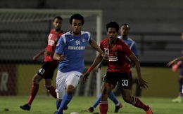 Chỉ còn 10 người, Than Quảng Ninh thua đậm Bali United tại AFC Cup