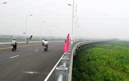 Hà Nội hạn chế qua cầu Vĩnh Tuy để sửa khe co giãn