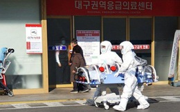 Con gái cảnh báo 'đi vào chỗ chết', nữ bác sĩ 60 tuổi vẫn tiến về Daegu