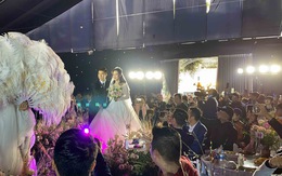 Video đám cưới 1.500 khách của trung vệ Duy Mạnh trên sân bóng Giao Tác