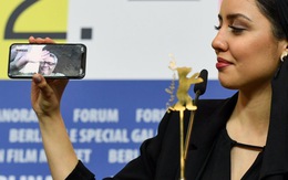 Đạo diễn Iran phải nhận giải Gấu Vàng ở Berlin từ xa vì bị cấm xuất cảnh