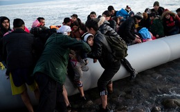 Hi Lạp bị tố bắn, đâm chìm xuồng chở người tị nạn trên biển