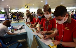 Lãnh đạo các hãng bay Việt Nam gửi tâm thư cho nhân viên, tự nguyện giảm lương