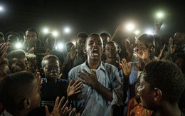 Phóng viên Nhật đoạt Ảnh của năm Giải ảnh báo chí thế giới với cuộc nổi dậy ở Sudan