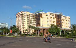 Bình Định yêu cầu khách sạn Bình Dương ngưng sửa chữa để di dời