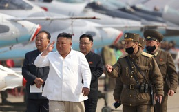 Loạn thuyết âm mưu về sức khỏe ông Kim Jong Un