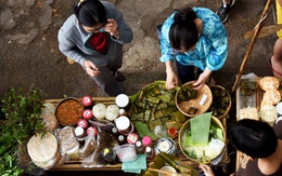 Chợ quê sáng chủ nhật đủ các món hàng dân dã hiếm có giữa trung tâm Sài Gòn