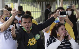Truyền thông Brazil tẩy chay Tổng thống Bolsonaro vì bị quấy rối