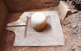 Khai quật được Linga - Yoni liền khối thế kỷ 9 lớn nhất Việt Nam tại Mỹ Sơn