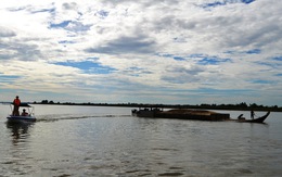 Lật ghe giữa sông Thu Bồn, 5 người mất tích