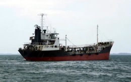 Tàu Thái Lan sơn biển số Việt Nam, chở dầu không giấy tờ