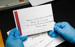 Dinh Tổng thống Pháp xử lý 20.000 thư mỗi tháng: Thư thường dân xem trọng như thư nguyên thủ