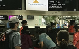 Thêm 346 người Việt Nam từ Mỹ về nước, được cách ly sau khi xuống Nội Bài