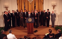 Xem lại clip Tổng thống Bill Clinton tuyên bố bình thường hóa quan hệ Mỹ - Việt