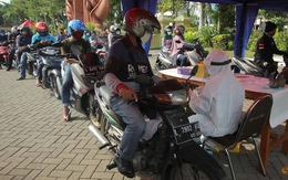 Coi thường giãn cách, Đông Java thành ổ dịch lớn nhất Indonesia