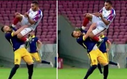 Video cầu thủ bay người đá kungfu vào đầu đối thủ mà báo chí gọi 'là tội ác'
