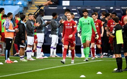 Chùm ảnh: Man City chào tân vương Liverpool, tặng luôn trận thua muối mặt