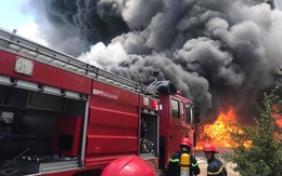 Cháy lớn kho chứa hàng tại khu công nghiệp ở Thanh Hóa